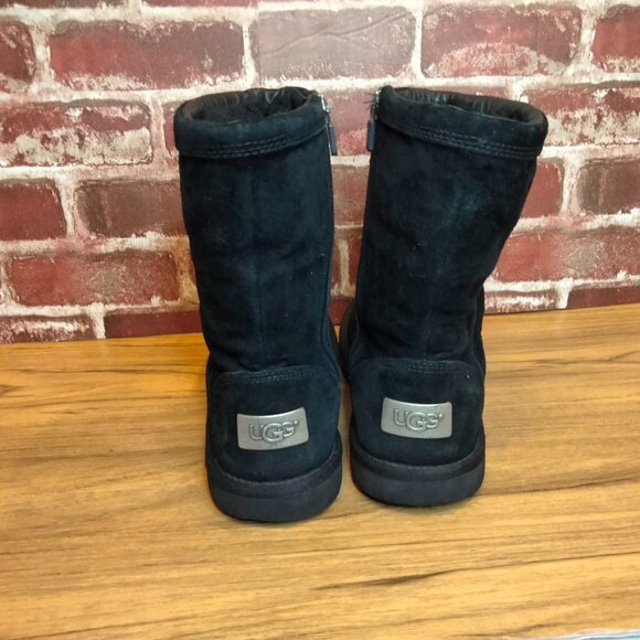UGG Boots Womens Size 7 Classic Zip Short Boot Black - Picture 3 of 6